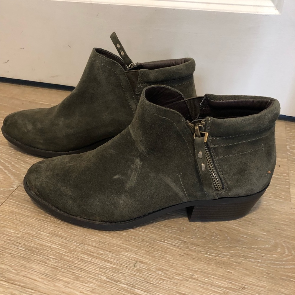 White mountain ladies ankle Boots size 9